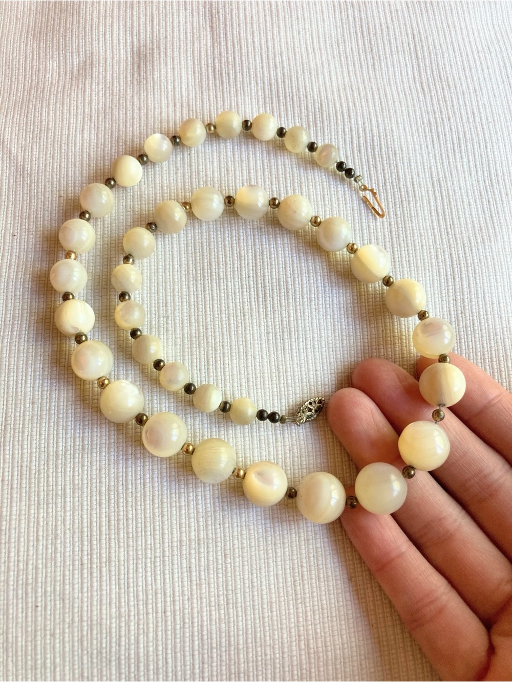 Antique Mother of Pearl Handmade MOP Cream Off White Graduated Necklace 19”